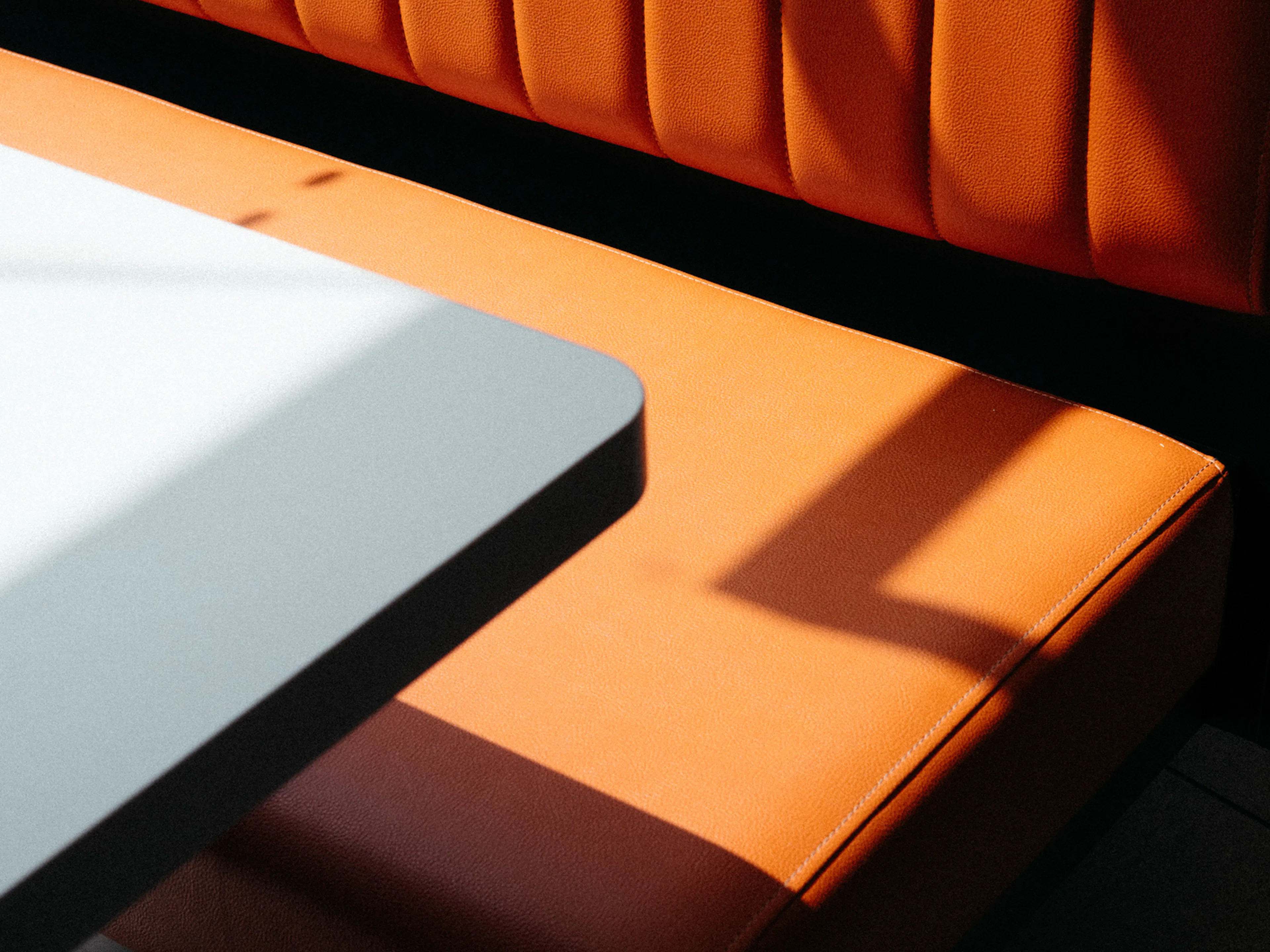 „Bitte gehen Sie“ In einem Wiener Café müssen zwei Jugendliche gehen, obwohl sie bestellt haben und Tische frei sind