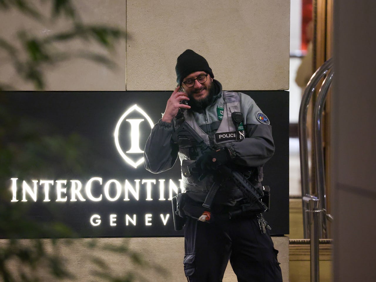 Ukraine-Verhandlungen in Genf, mehr Geld für Aufrüstung, und Postenschacher-Verdacht bei den Grünen