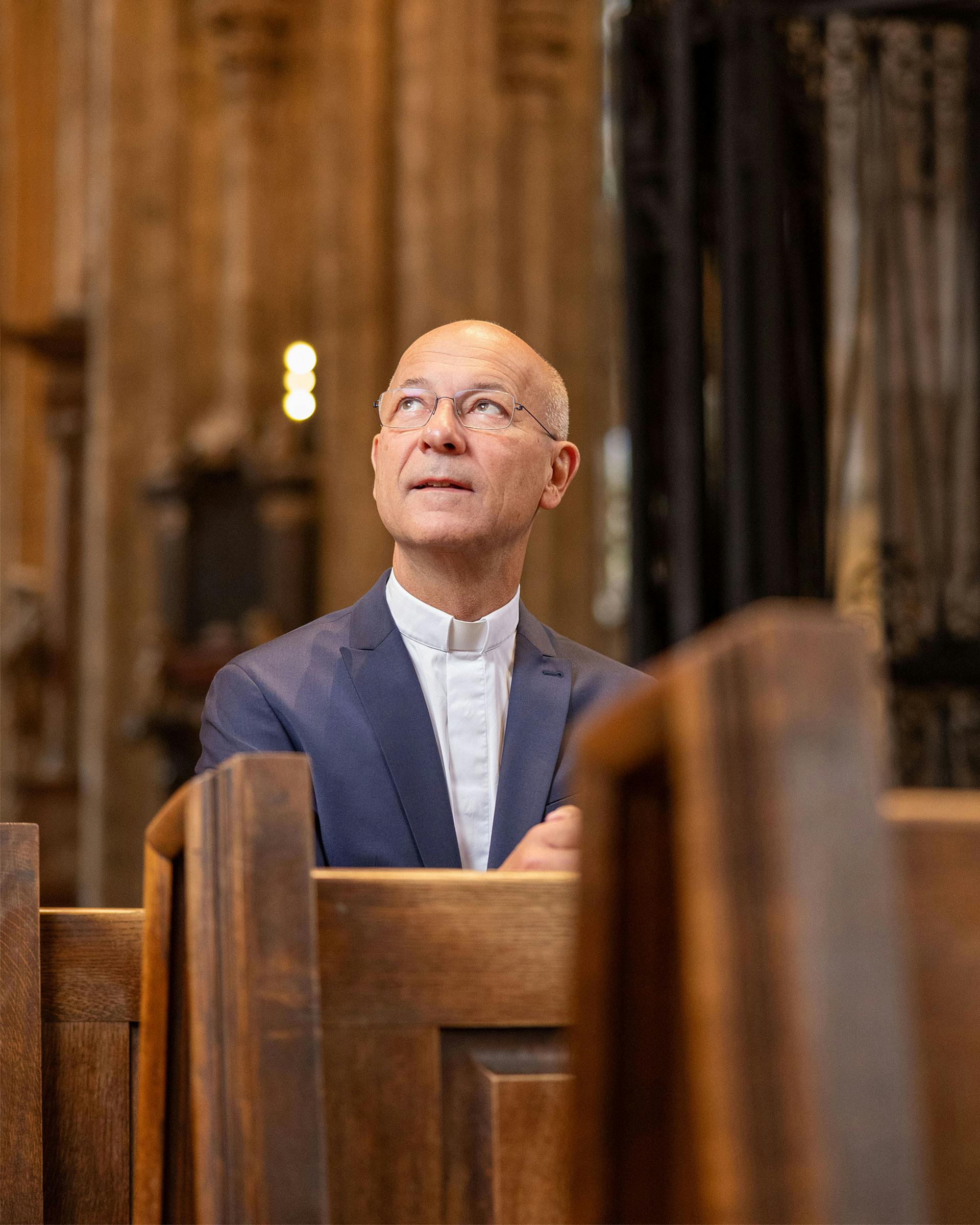 JETZT im Gespräch mit …  Dompfarrer Toni Faber über Glaube, Regeln, das Zölibat und seine Vision für eine moderne Kirche.