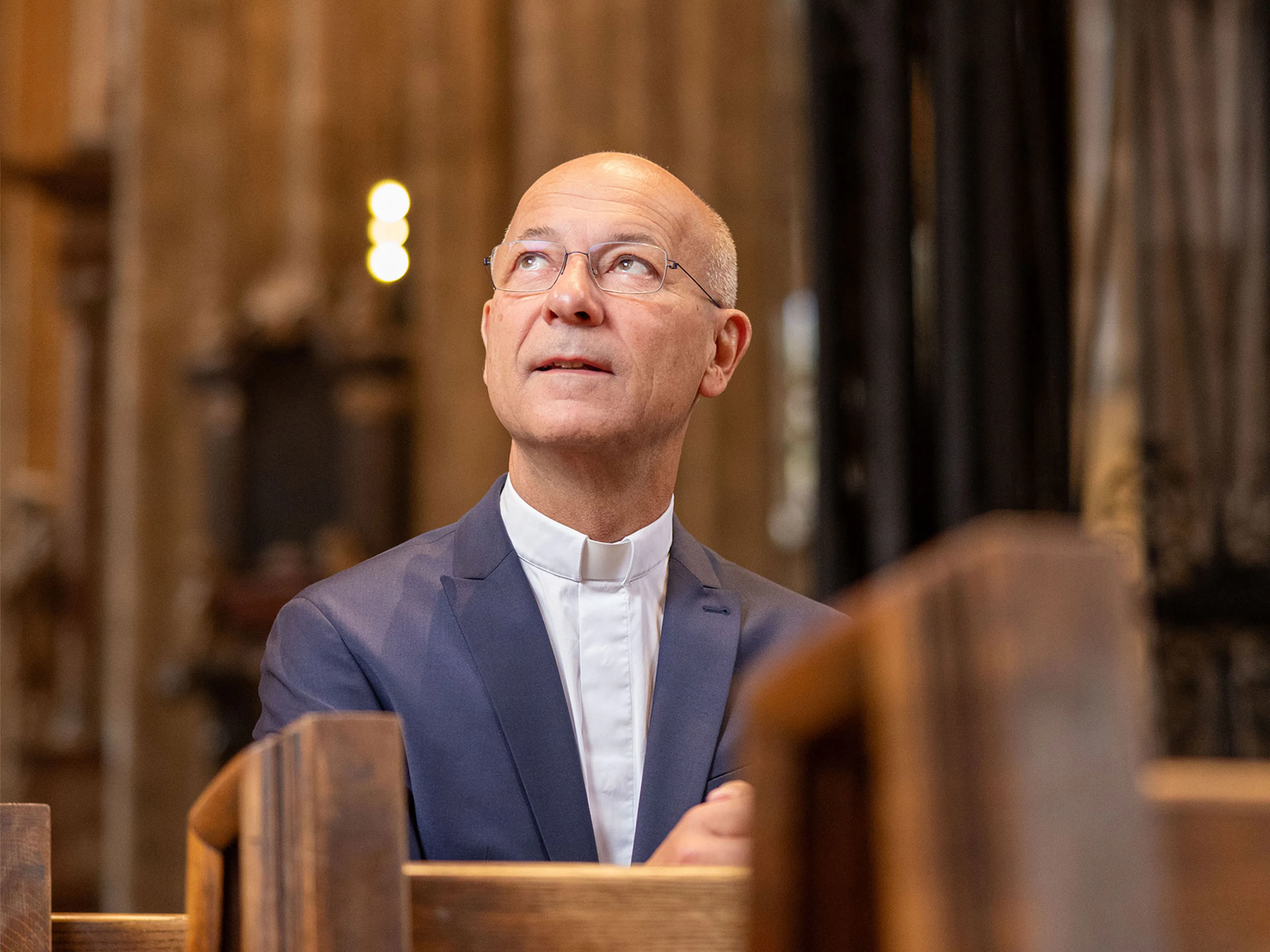 JETZT im Gespräch mit … Dompfarrer Toni Faber über Glaube, Regeln, das Zölibat und seine Vision für eine moderne Kirche.