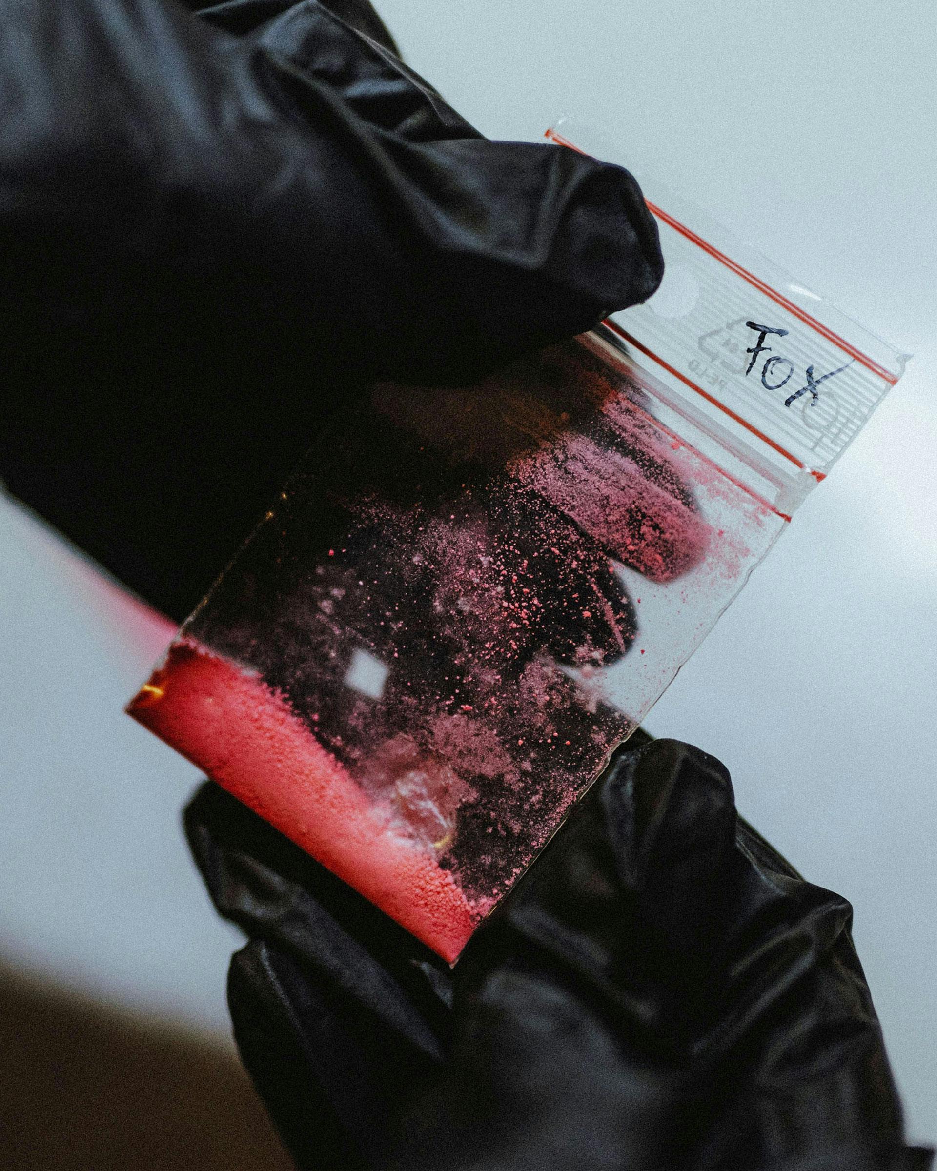 Das Drogen-Dilemma Prävention oder Problemverschiebung? Seit Jahrzehnten herrscht international eine harte Drogenpolitik. Trotzdem wird konsumiert wie selten.