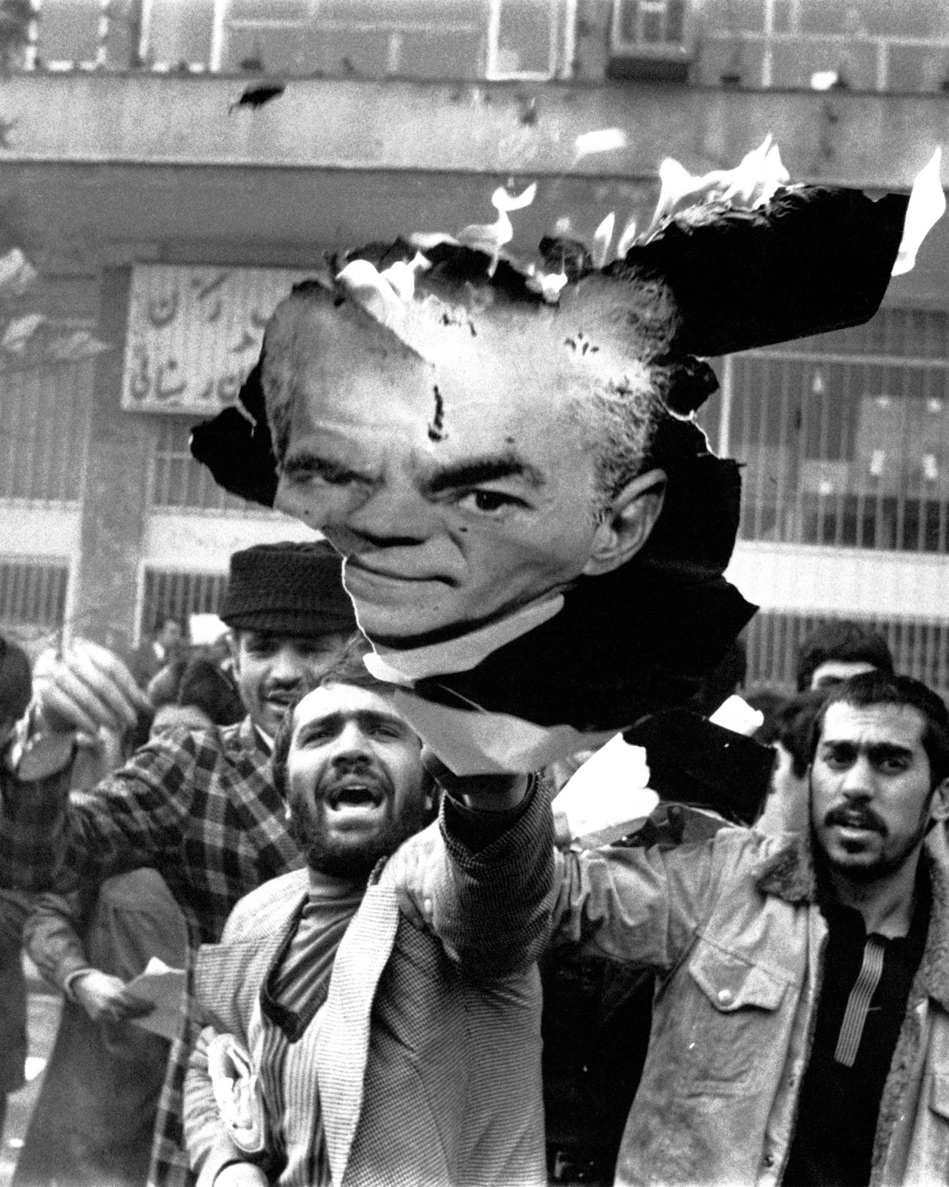 „Freiheit, aber welche Freiheit?“ Heute vor 47 Jahren stürzten die Iranerinnen und Iraner eine Monarchie